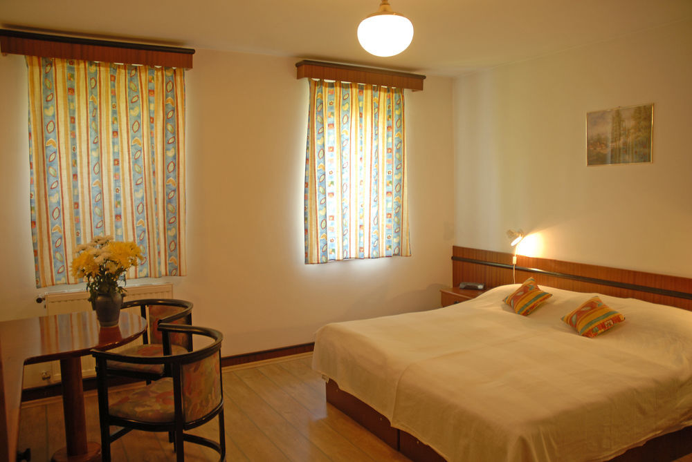 Abbazia Club Hotel Kek Keszthely Zewnętrze zdjęcie