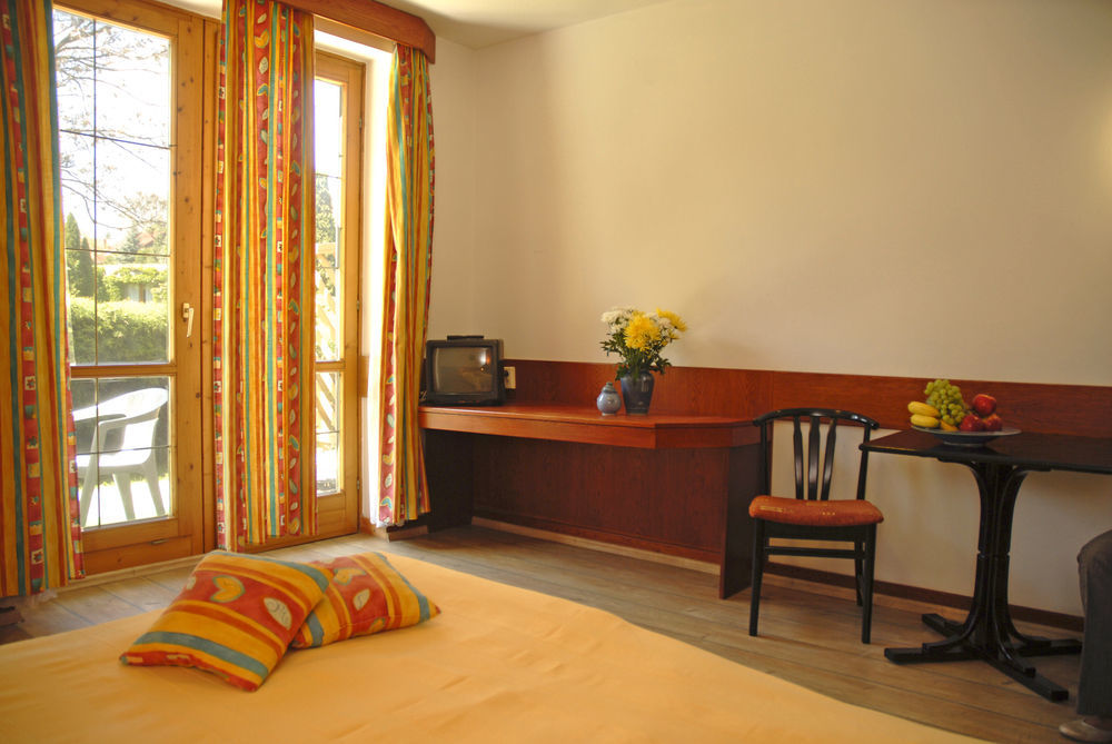 Abbazia Club Hotel Kek Keszthely Zewnętrze zdjęcie