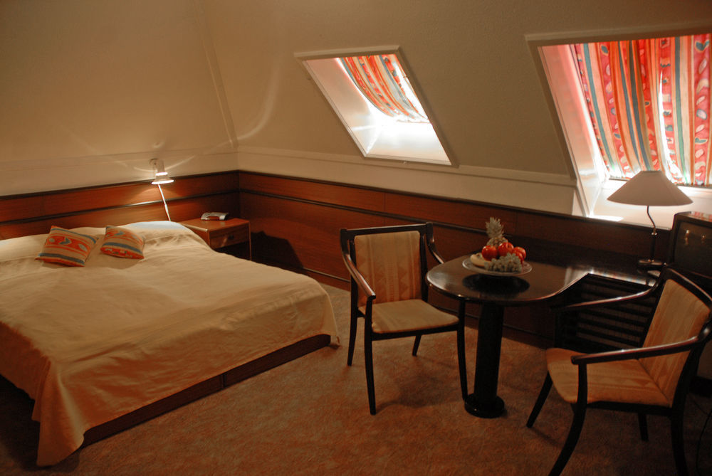 Abbazia Club Hotel Kek Keszthely Zewnętrze zdjęcie