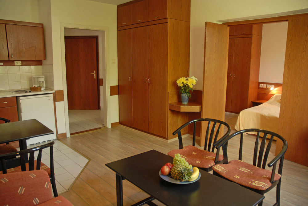 Abbazia Club Hotel Kek Keszthely Zewnętrze zdjęcie