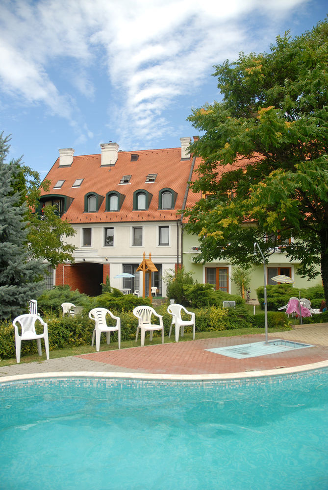 Abbazia Club Hotel Kek Keszthely Zewnętrze zdjęcie