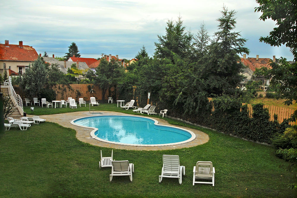 Abbazia Club Hotel Kek Keszthely Zewnętrze zdjęcie