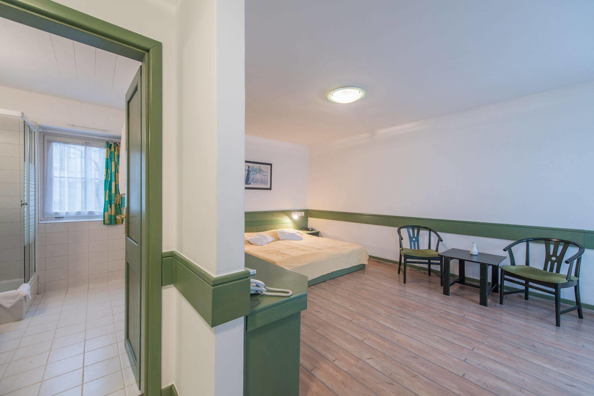 Abbazia Club Hotel Kek Keszthely Zewnętrze zdjęcie