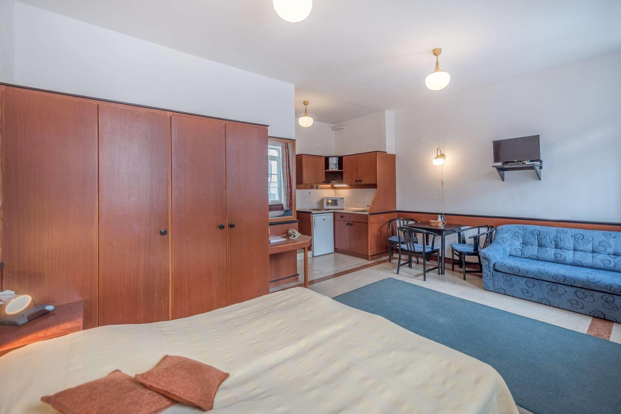 Abbazia Club Hotel Kek Keszthely Zewnętrze zdjęcie